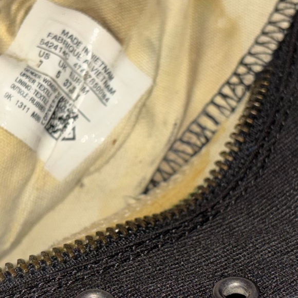 Converse Chuck Taylor Hi Studded Leather Velcro Strap
Platform Sneaker Size 7 - Picture 10 of 10